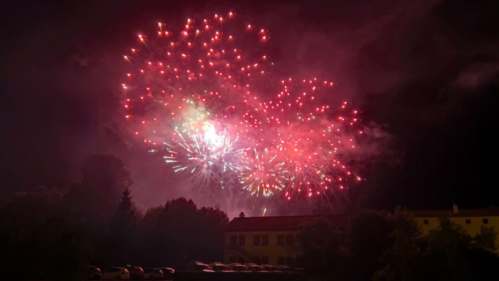 FEU D ARTIFICE SAINT SATURNIN