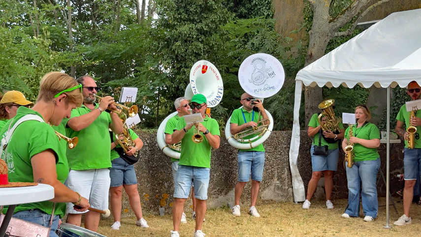 LES BANDAS POUR LA FETE DE LA SAINT PIERRE A COURNOLS